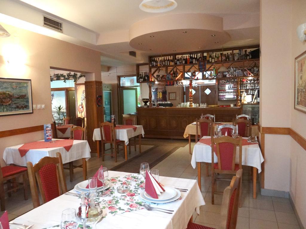 Nasa Tvrdava Guest Accommodation Novi Sad Luaran gambar